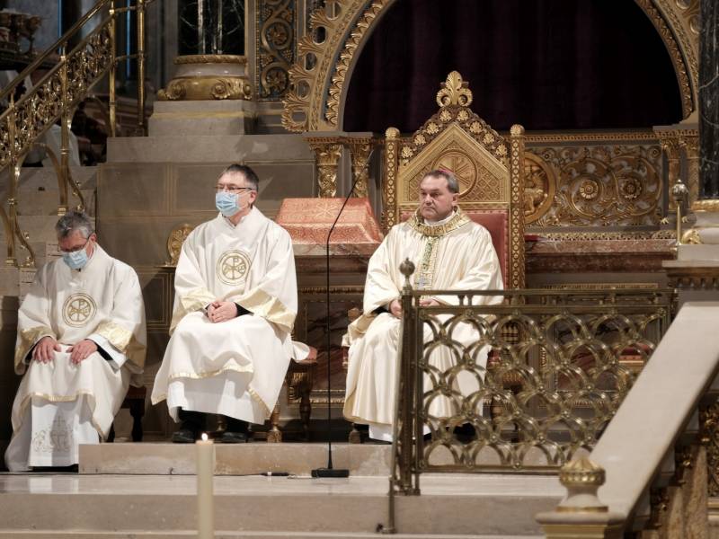 Krizmaszentelés (13).JPG